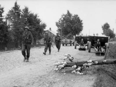 Grossdeutschland 0138 05 Russland Infanterie auf dem Weg