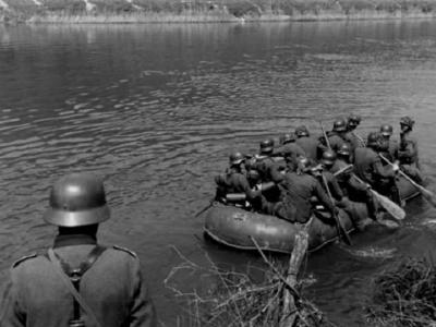 Grossdeutschland 1971 088 63 Frankreich Aiglemont Maas Ubergang