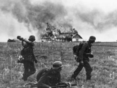 Grossdeutschland 1974 099 19 Russland Angriff auf ein Dorf