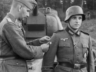 Grossdeutschland 712 0472 02 Russland Verleihung Panzervernichtungabzeichen