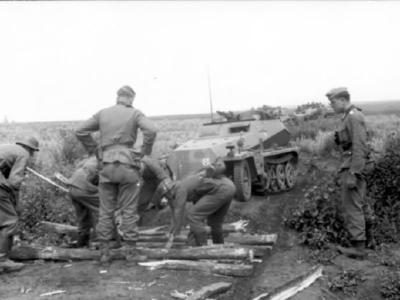 Grossdeutschland 748 0100A 07 Russland Schutzenpanzer Division
