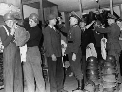 Grossdeutschland R99785 Einkleidung Kriegsfreiwilliger