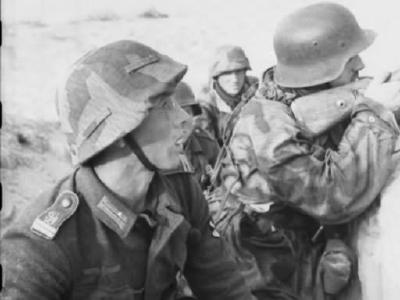 Grossdeutschland Russland Soldaten im Schutzengraben