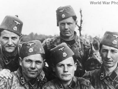 Soldiers from 13th Waffen Mountain Division of the SS Handschar