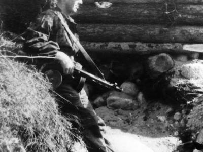 Soldiers of the Waffen-SS Totenkopf Division with PPSH 41
