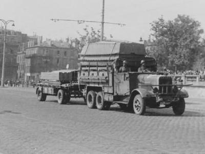 Henschel type 33 truck with trailer