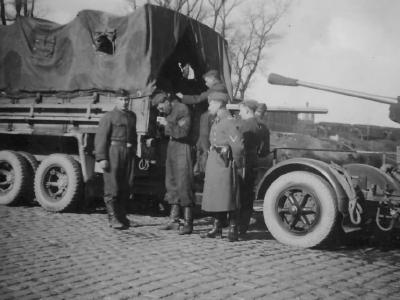 Mercedes-Benz LG 3000 with Flak