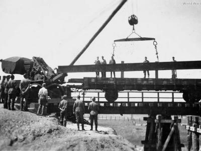 Wehrmacht rail engineers with Faun LK5 crane
