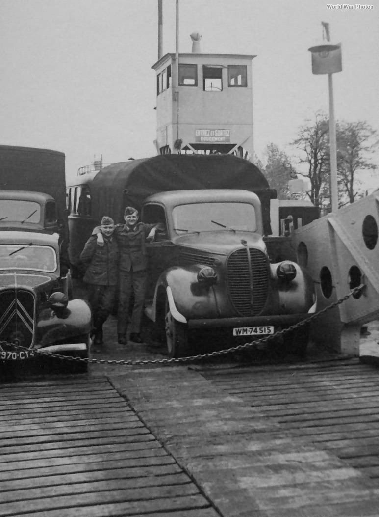 Ford G 987 T of Kriegsmarine unit France 1940 | World War Photos