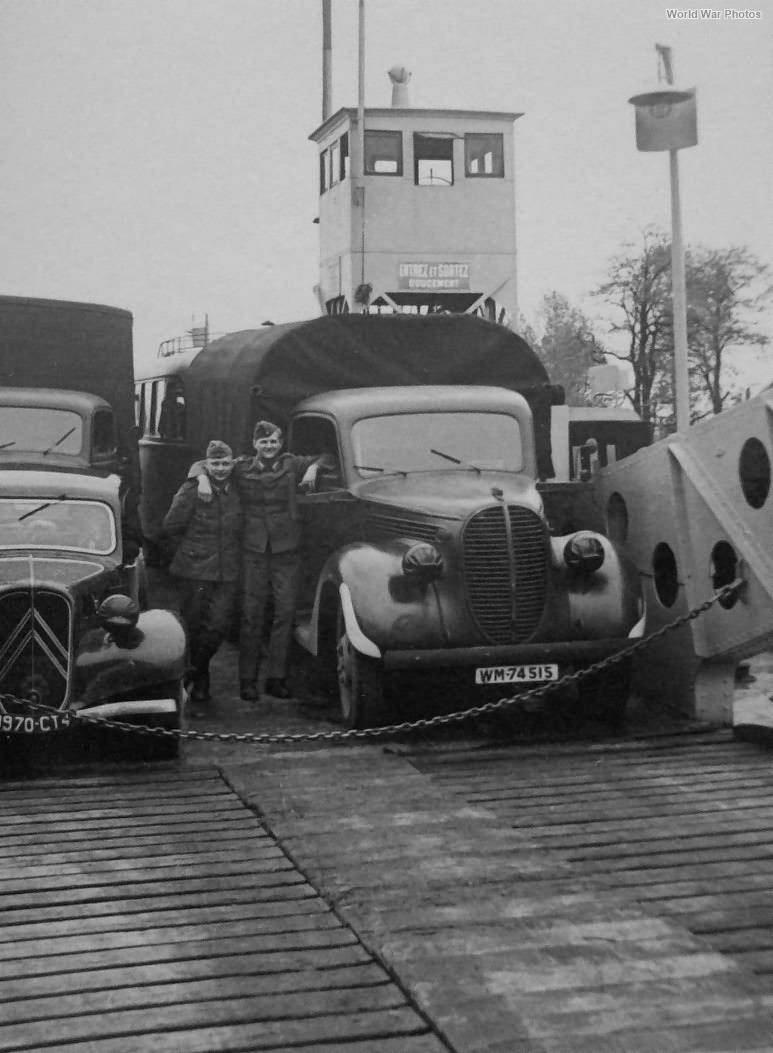 Ford G 987 T of Kriegsmarine unit France 1940