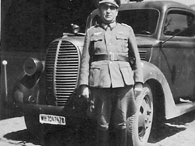 Wehrmacht Officer posing with Ford G917t