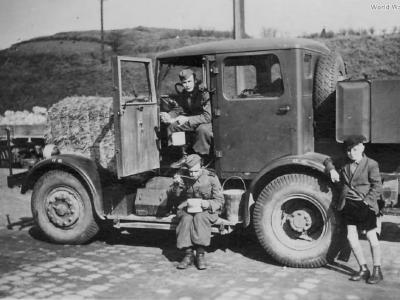 Wehrmacht Hanomag SS 100 tractor