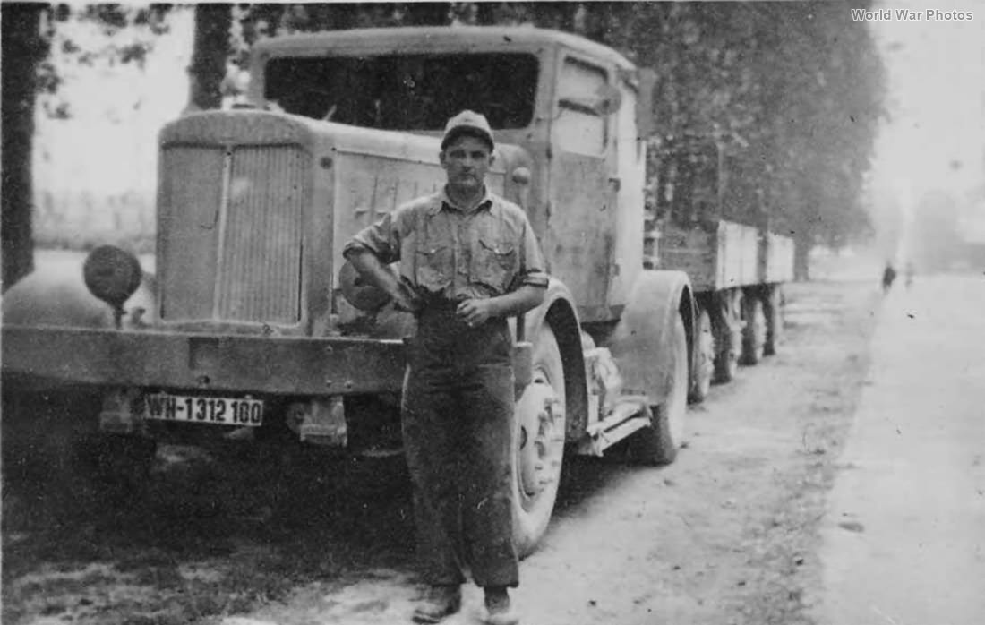 German heavy tractor Hanomag type SS 100
