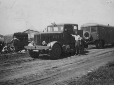 Hanomag type SS 100 with trailer