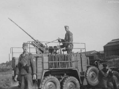 Krupp Protze with mounted 2cm Flak