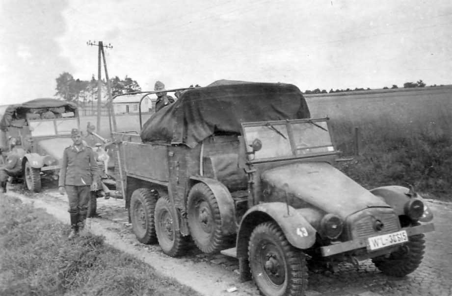 Luftwaffe Krupp Protze Kfz70 with trailer