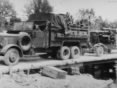 LG 3000 towing 8,8cm Flak Smolensk 1941