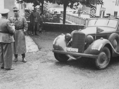 Mercedes-Benz 230 Art.Abt.102 Arneguy France