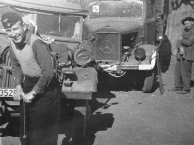 Mercedes Benz L3000 truck