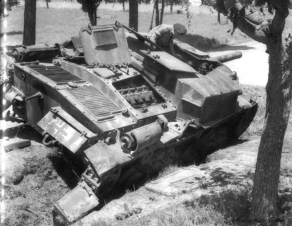 Abandoned StuG M43 mit 105/25 853 (i)
