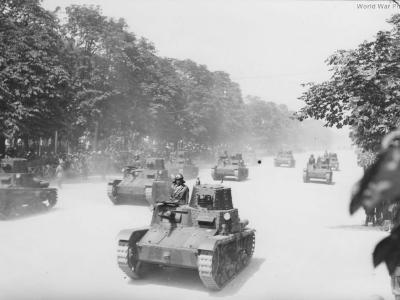 M11/39 tanks in Rome