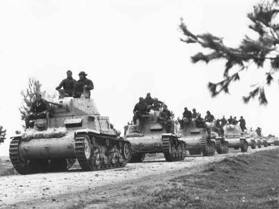Column of M13/40 tanks 1943 2