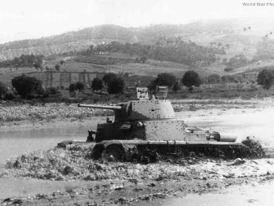 M15/42 tank fording the river