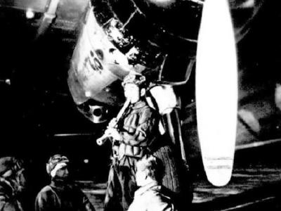 G3M2 „Nell” crew