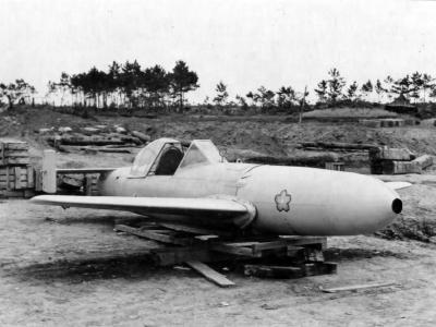 Kamikaze attack plane Yokosuka MXY7 Ohka Okinawa