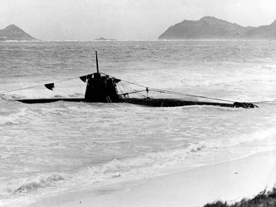 Japanese Type A midget submarine Ha-19 Oahu beach 3