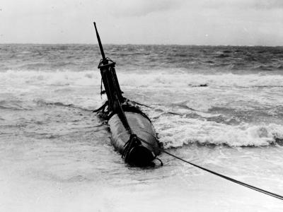 Japanese Type A midget submarine Ha-19 Oahu beach 5