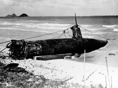 Type A Kō-hyōteki class Ha-19 Oahu beach
