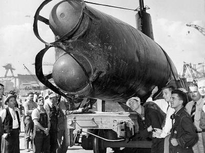 Japanese two man submarine Ha-19 at Mare Island Sept 1942