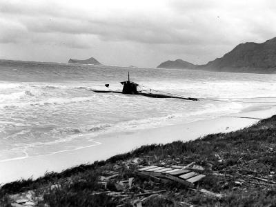 Type A midget submarine Ha-19 Oahu beach 2