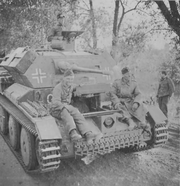 Kreuzer Panzerkampfwagen Mk IV 744(e) A13 Beute Panzer | World War Photos