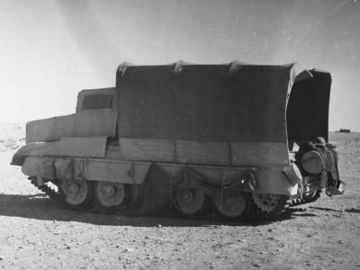 Crusader tank camouflage North Africa 1942