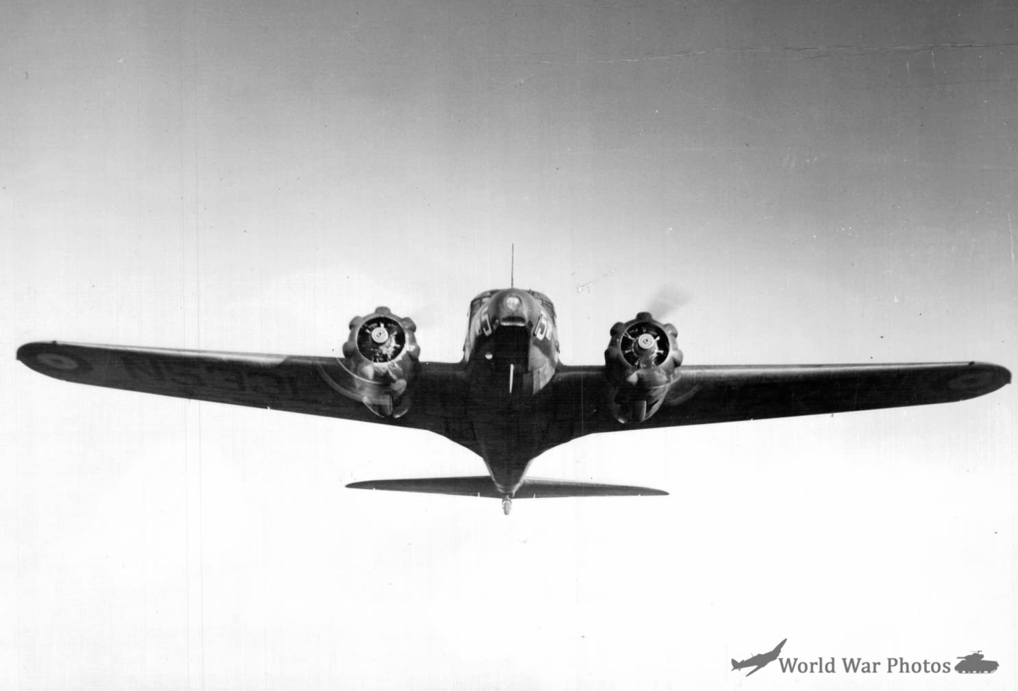 Anson I N5331 in Flight 6 OAFU 1940