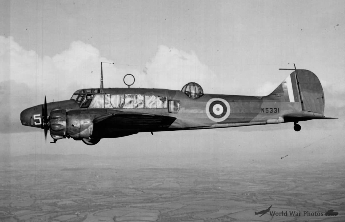 Anson I N5331 in Flight 6 OAFU 1940 5