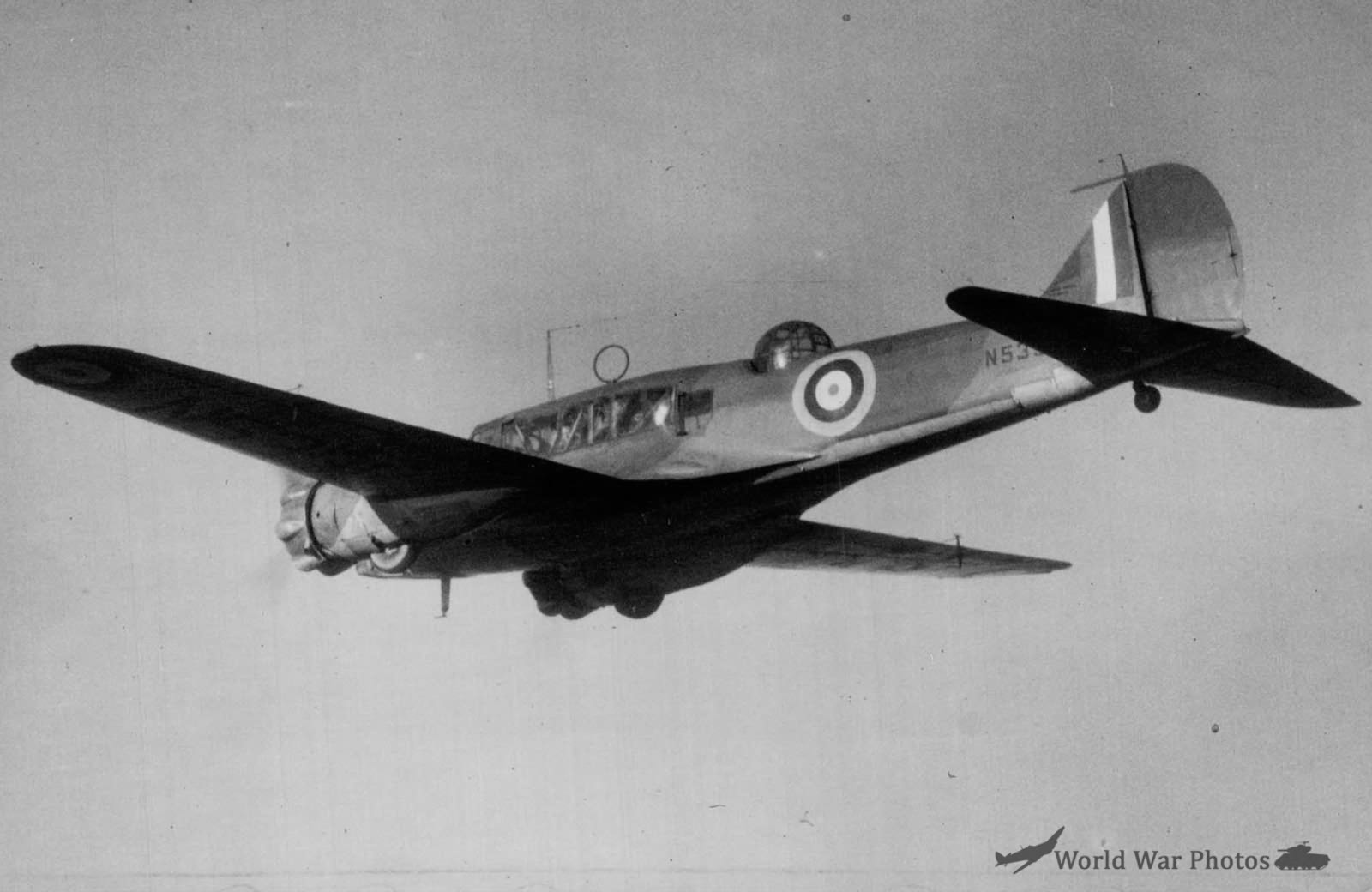 Anson I N5331 in Flight 6 OAFU 1940