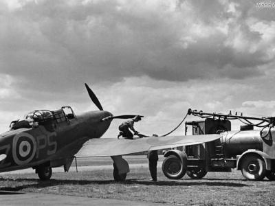 Defiant PS-Z L7025 being refuelled 2