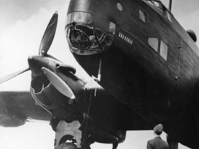 Halifax B II Srs1 Special DT792 10Sqn