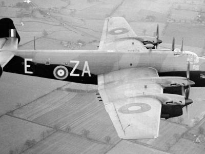Handley Page Halifax II Series 1 L9619 in flight