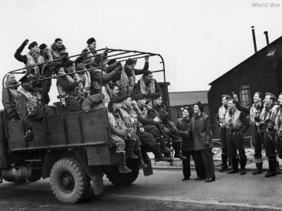 Halifax crews 77 Sqn Elvington 1943