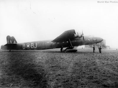 Handley Page Harrow II K7011