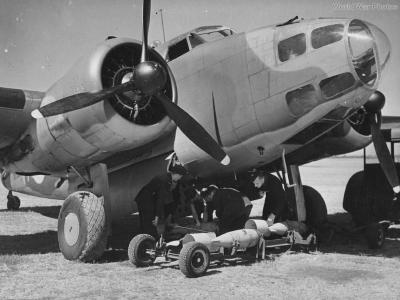 Hudson Bomb Loading