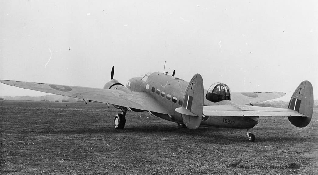 Hudson III V8977 Eastleigh 1942