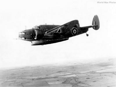 Hudson with lifeboat in flight