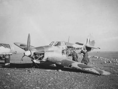 Crashed Hurricane trop and DAK soldiers