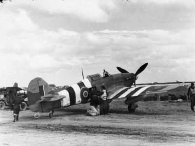 Mail being loaded into a Hurricane Mk IIC