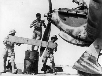 Hawker Hurricane propeller change